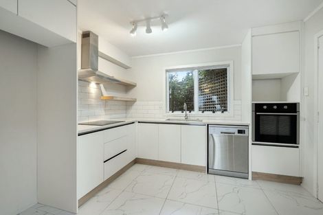 Photo of property in 2/5 Stanley Avenue, Milford, Auckland, 0620