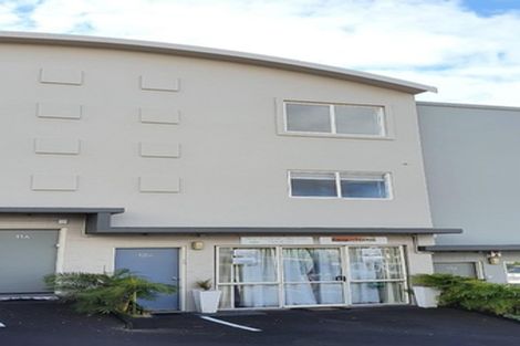 Photo of property in 268/2a Onewa Road, Birkenhead, Auckland, 0626