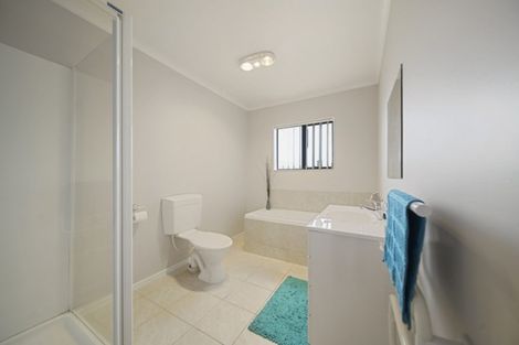 Photo of property in 38 Saralee Drive, Manurewa, Auckland, 2105