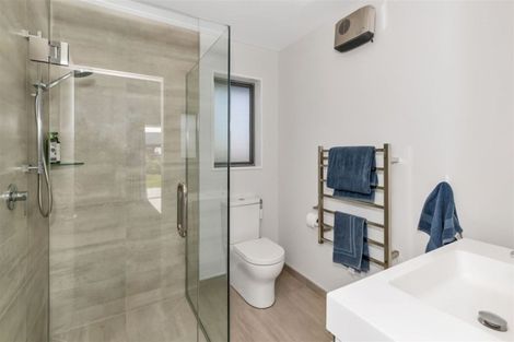 Photo of property in 2 Paradise Way, Amberley, 7410