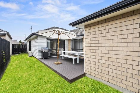 Photo of property in 27 Kotuku Crescent, Takanini, 2112