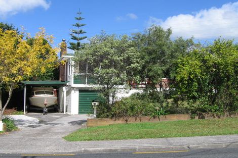 Photo of property in 21 Royal View Road, Te Atatu South, Auckland, 0610
