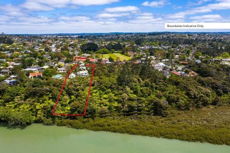 Photo of property in 131 Colwill Road, Massey, Auckland, 0614