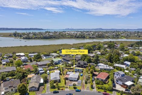 Photo of property in 13 Pipitea Place, Massey, Auckland, 0614