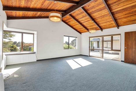 Photo of property in 66 Karina Road, Merrilands, New Plymouth, 4312