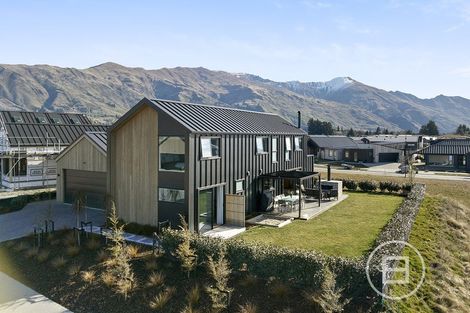 Photo of property in 21 Marjon Drive, Wanaka, 9305