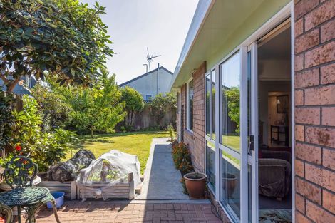 Photo of property in 129 Vagues Road, Northcote, Christchurch, 8052