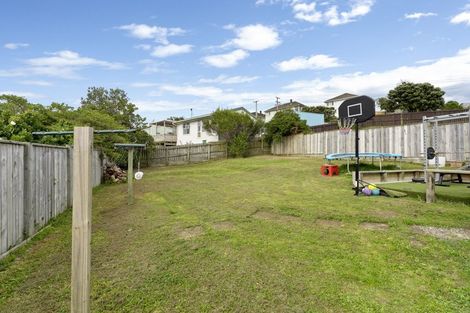 Photo of property in 11 Te Puke Street, Titahi Bay, Porirua, 5022