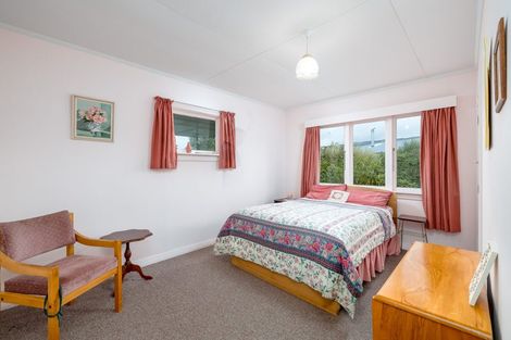 Photo of property in 6 Hughes Street, Waimate, 7924