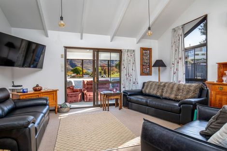 Photo of property in 27 Fraser Street, Clyde, 9330