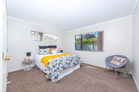 Photo of property in 30 Ginders Drive, Massey, Auckland, 0614