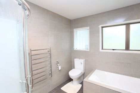 Photo of property in 11 Palmyra Way, Half Moon Bay, Auckland, 2012