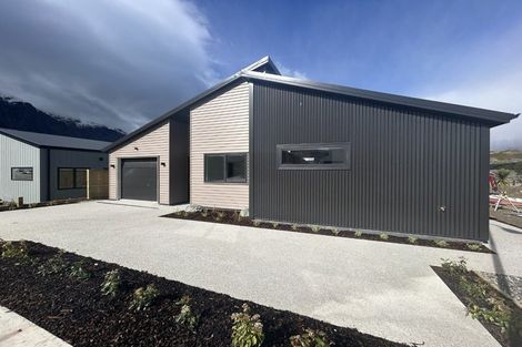 Photo of property in 37 Shelduck Road, Jacks Point, 9371