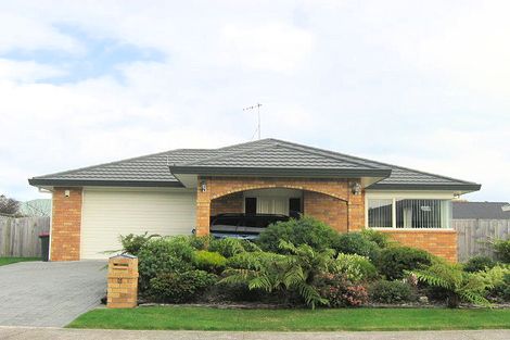Photo of property in 6 Brookfield Place, Paraparaumu, 5032