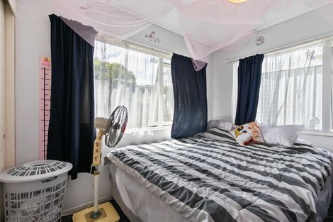 Photo of property in 2c Matipo Road, Te Atatu Peninsula, Auckland, 0610