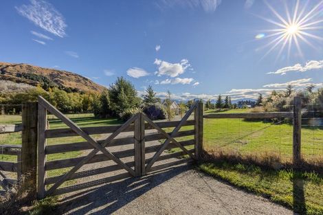 Photo of property in 930 Mount Barker Road, Wanaka, 9382