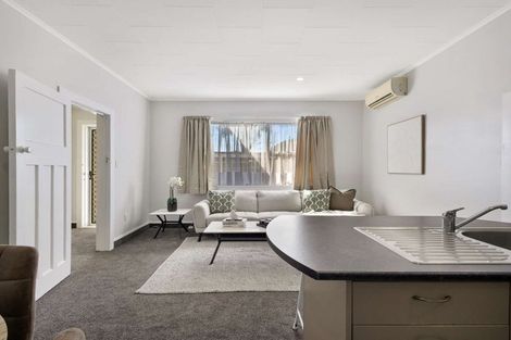 Photo of property in 1/705 Heretaunga Street East, Parkvale, Hastings, 4122