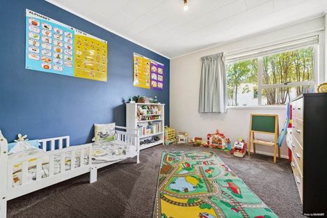 Photo of property in 15 Waari Avenue, Sunnyvale, Auckland, 0612