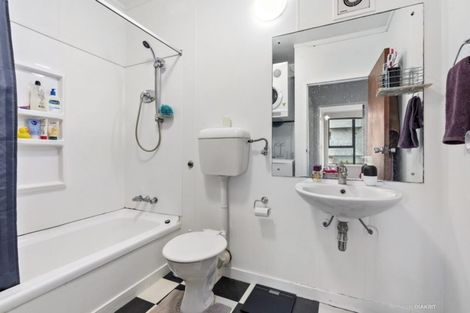Photo of property in Hobson Court Flats, 14/70u Hobson Street, Thorndon, Wellington, 6011