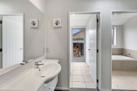 Photo of property in 17 Cameron Crescent, Rolleston, 7614