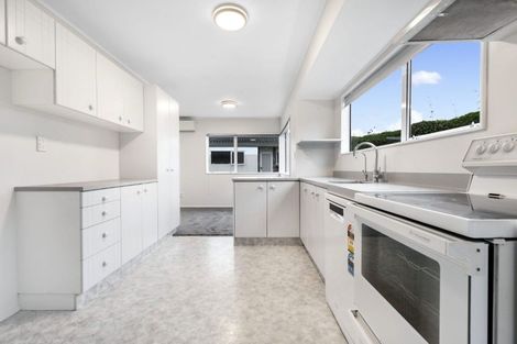 Photo of property in 32a Lakeside Drive, Orewa, 0931