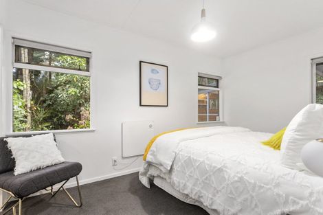 Photo of property in 1 Ngaio Road, Titirangi, Auckland, 0604