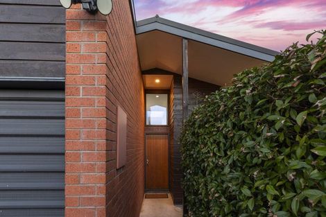 Photo of property in 32a Farquhars Road, Redwood, Christchurch, 8051