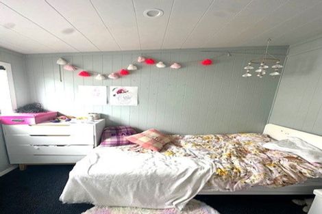 Photo of property in 21 Endeavour Street, Lyall Bay, Wellington, 6022