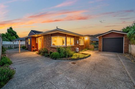 Photo of property in 3 Oak Street, Ebdentown, Upper Hutt, 5018
