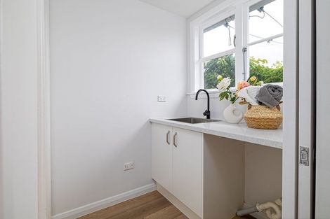 Photo of property in 58 Wilsons Road, Saint Martins, Christchurch, 8022