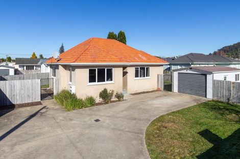 Photo of property in 11 Cochrane Street, Fairy Springs, Rotorua, 3015