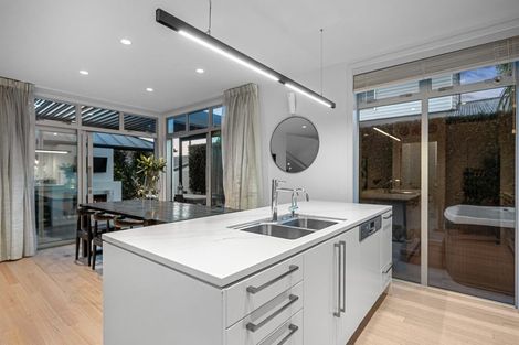 Photo of property in 8 Sylvan Park Avenue, Milford, Auckland, 0620