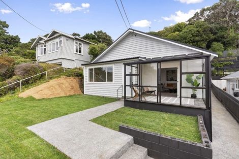 Photo of property in 85 Farnham Street, Mornington, Wellington, 6021