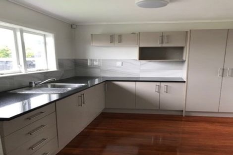 Photo of property in 13 Christmas Road, Manurewa, Auckland, 2102