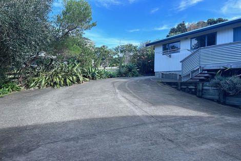 Photo of property in 4 Roberts Road, Matakatia, Whangaparaoa, 0930