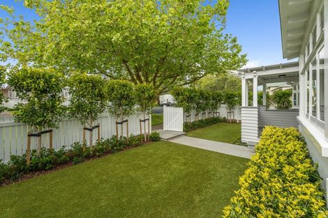 Photo of property in 9a North Avenue, Narrow Neck, Auckland, 0624