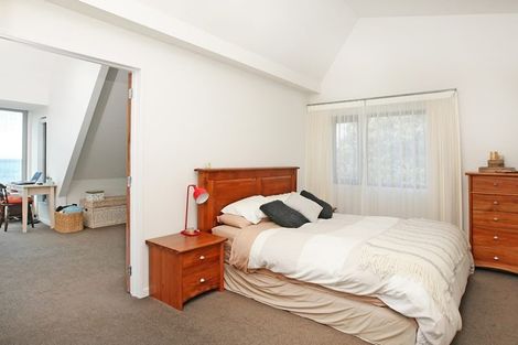 Photo of property in 150 The Esplanade, Houghton Bay, Wellington, 6023