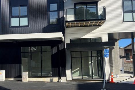 Photo of property in 26f Christmas Road, Manurewa, Auckland, 2102