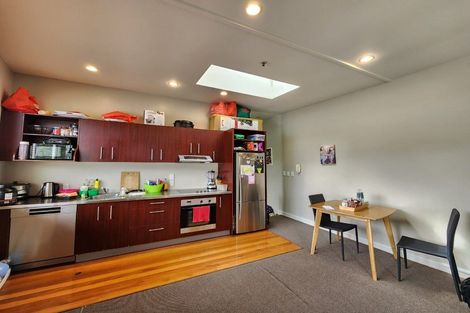 Photo of property in 203 Tasman Street, Mount Cook, Wellington, 6021