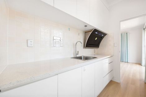 Photo of property in 25 Casheltown Way, Flat Bush, Auckland, 2019