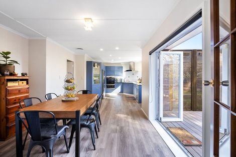 Photo of property in 11 Matai Place, Hawera, 4610