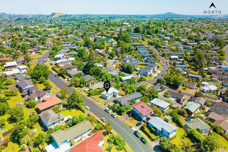 Photo of property in 33 Riverhills Avenue, Pakuranga Heights, Auckland, 2010