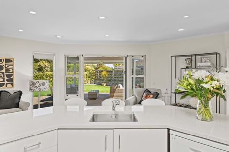 Photo of property in 2 Fairview Terrace, Waipahihi, Taupo, 3330
