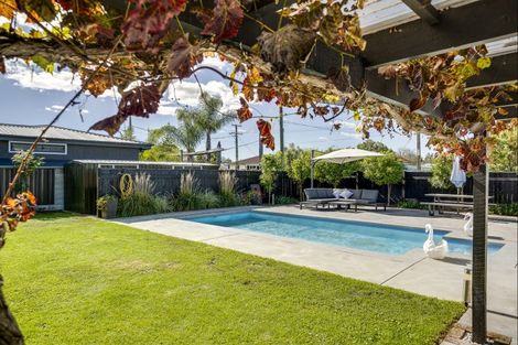 Photo of property in 1 Jervois Road, Jervoistown, Napier, 4112