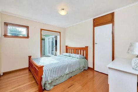 Photo of property in 65 Birkdale Road, Birkdale, Auckland, 0626