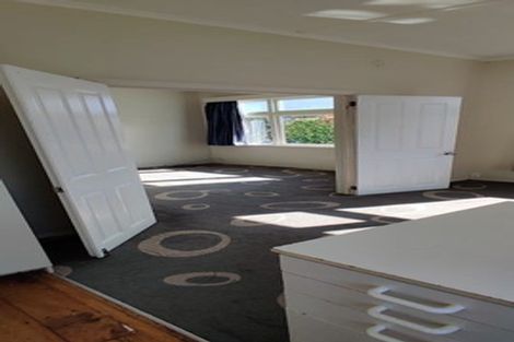 Photo of property in 38 Bassett Road, Johnsonville, Wellington, 6037