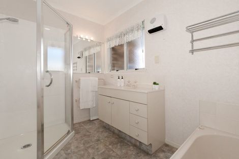 Photo of property in 482b Devonport Road, Tauranga South, Tauranga, 3112