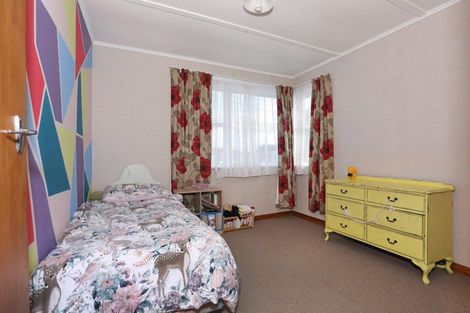 Photo of property in 11 Ngahina Street, Marton, 4710
