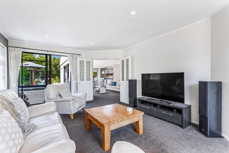 Photo of property in 15 Cellarmans Street, Te Atatu Peninsula, Auckland, 0610