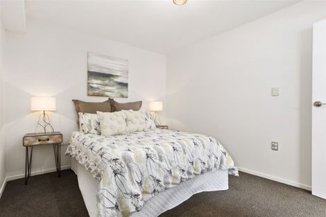 Photo of property in 21 Fairmount Road, Titirangi, Auckland, 0604